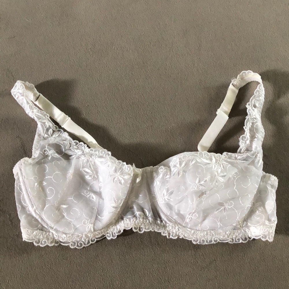 Fashion Bug Bra Women's size 36D White Lace Underwire Padded